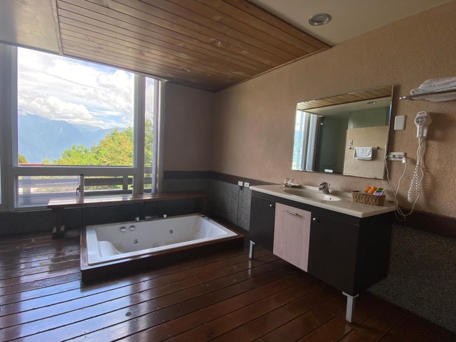 Ailiga Travel Villa Nhân Ái Phòng bức ảnh